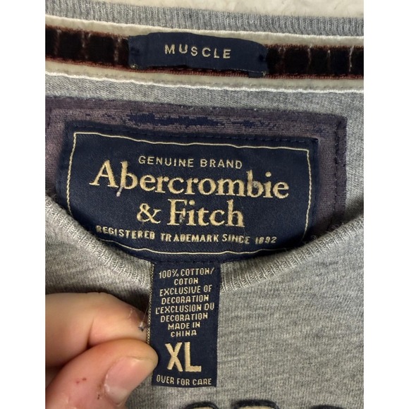 Abercrombie & Fitch Shirt Mens XL Gray Muscle Fit Logo Long Sleeve Tee Crewneck - Picture 3 of 6